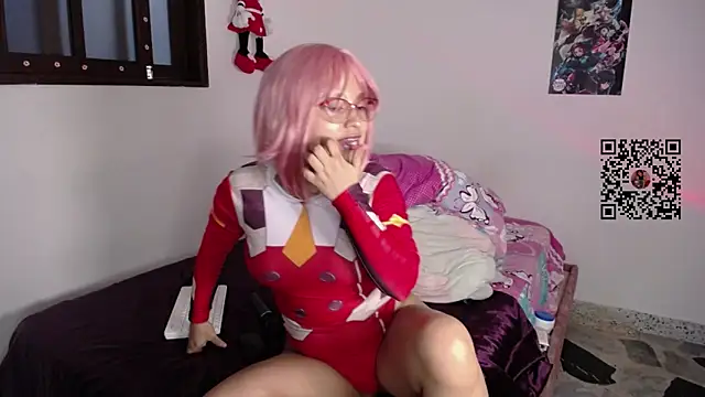 Snapshot of lou_cute chatting on October 17, 1:53 am lou cute online show from October 17, 1:53 am