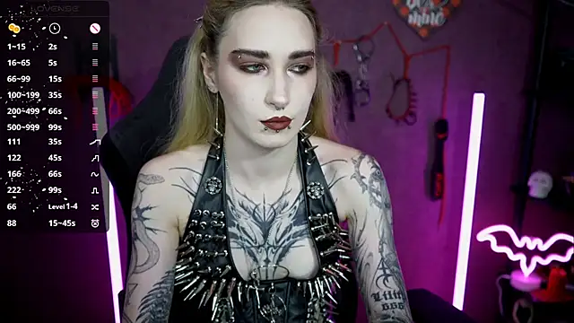 amywhitenessxx online show from April 4, 1:43 pm