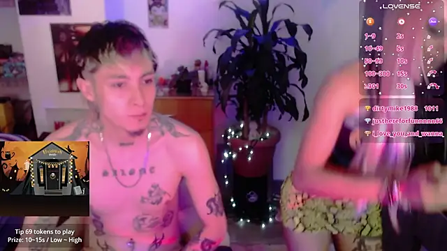 Snapshot of badeyes_crazygoat chatting on October 24, 9:11 pm badeyes crazygoat online show from October 24, 9:11 pm