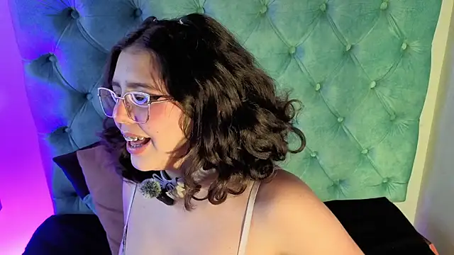 Paola Lyon  online show from April 17, 9:50 pm