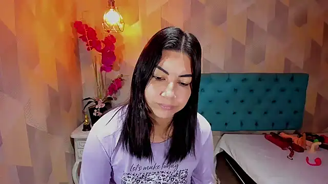 AdaFawxx online show from February 18, 4:33 am