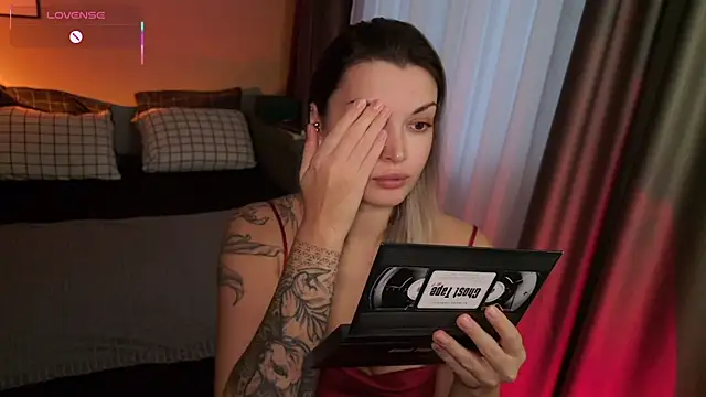 LancasterLady online show from April 9, 2:22 pm