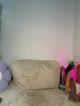 Mona-Peaches online show from July 14, 2:44 pm