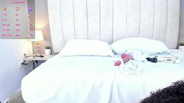 Ashleyy23x online show from November 18, 7:37 pm