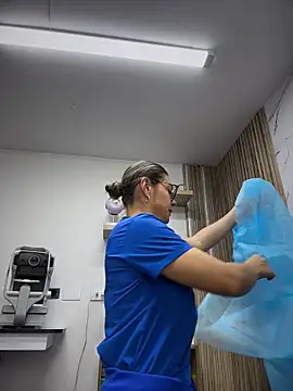 alicee16 online show from March 25, 8:34 pm