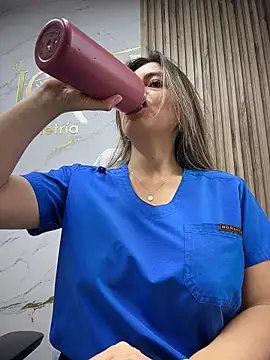 alicee16 online show from April 6, 7:59 pm