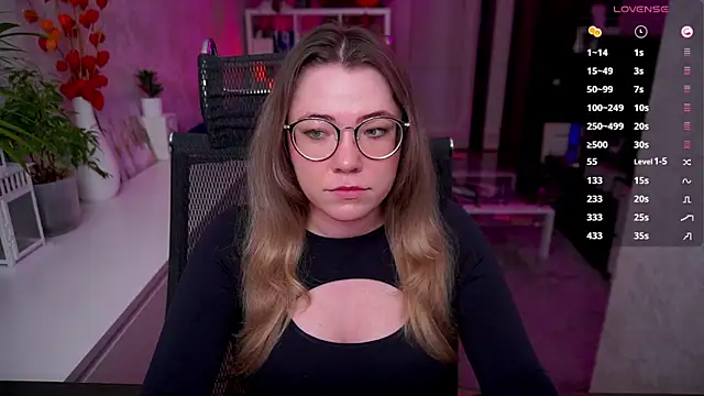 RemyCute online show from April 4, 9:13 pm