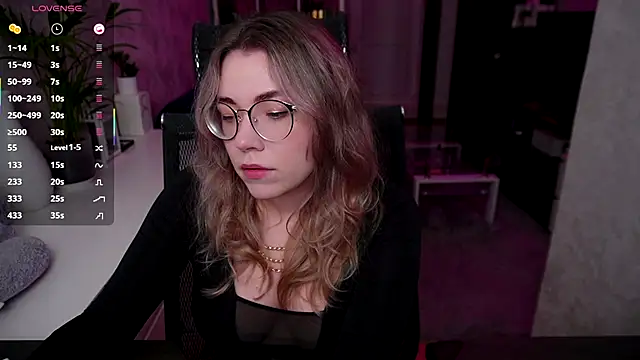 RemyCute online show from October 20, 6:55 pm