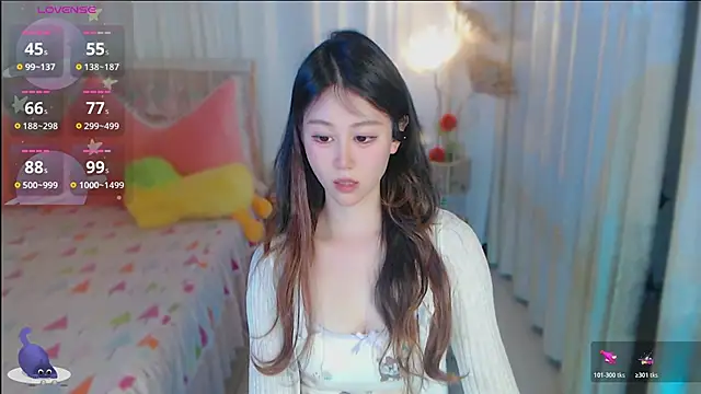 Aimee-520 online show from May 29, 6:44 am