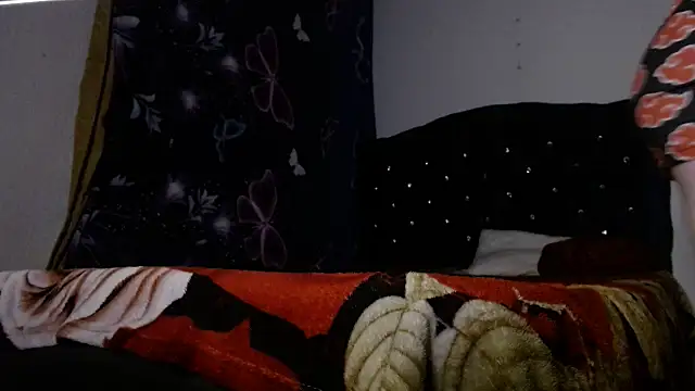 69liamilk69 online show from April 14, 6:35 am