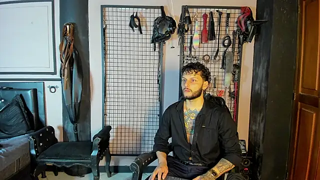 Twisted Fantasy online show from March 15, 4:58 am