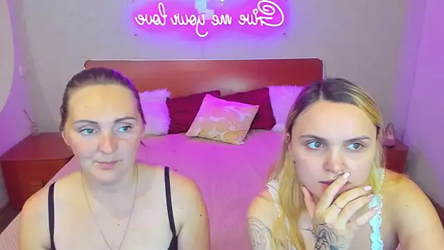 Snapshot of MagicEyess chatting on October 17, 5:27 pm MagicEyess online show from October 17, 5:27 pm
