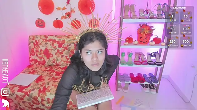 loverubii online show from October 28, 8:31 am