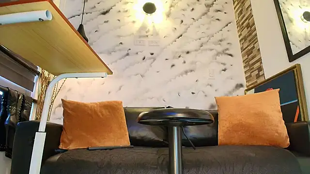 Sophie LittleS online show from February 13, 1:02 pm