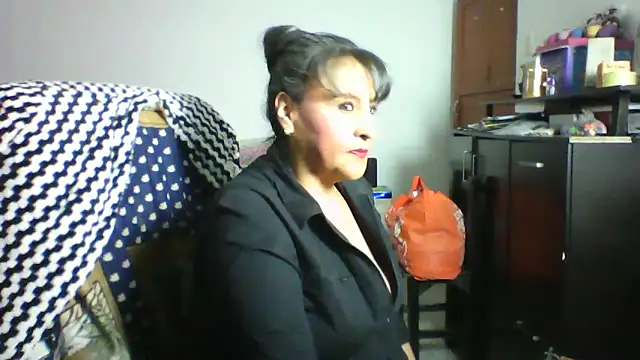 merlyna goldens online show from May 26, 3:06 am