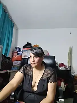 merlyna goldens online show from May 15, 7:11 am