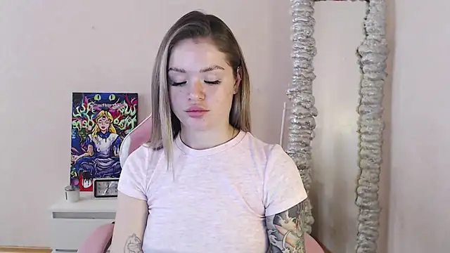 Snapshot of miaacatt chatting on September 22, 10:46 am miaacatt online show from September 22, 10:46 am