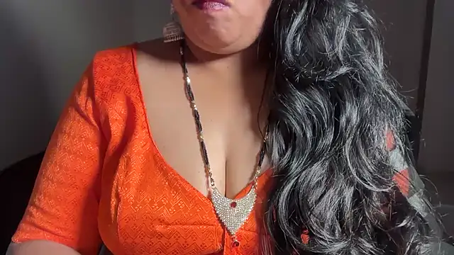 soniasharma0223 online show from April 7, 6:04 am