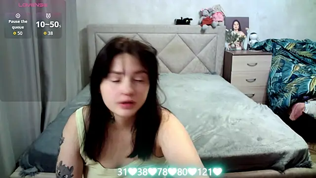 juliettkalen online show from November 1, 6:17 am