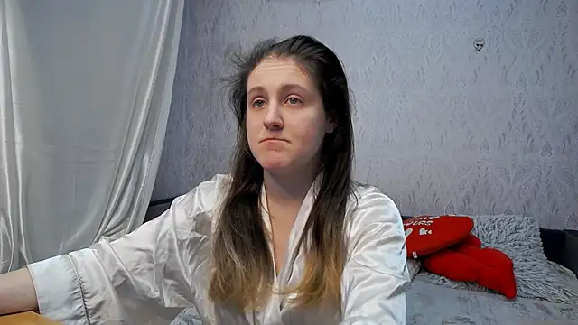 Holliy Cooper online show from February 21, 8:37 am