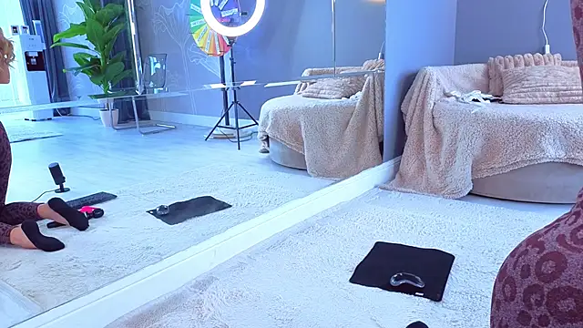 SpoilM3Mor3 online show from April 20, 9:56 am