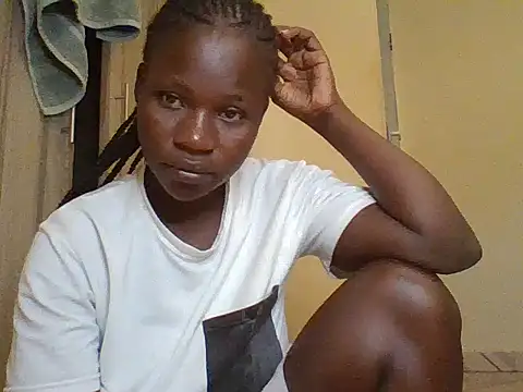 prettychic5 online show from January 18, 8:10 am