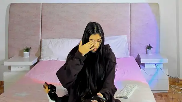 katt pelaez online show from October 7, 3:38 pm