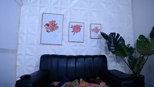 Valentinaa mature online show from March 24, 8:58 pm