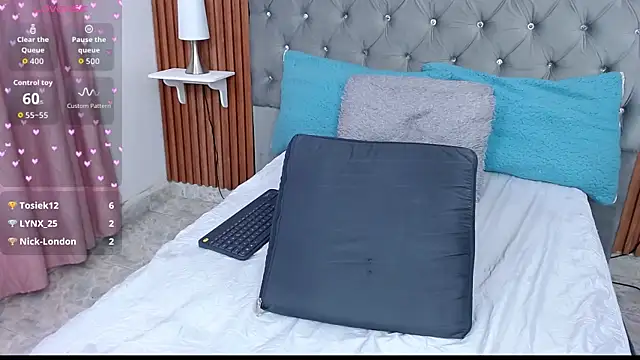 Snapshot of gisellsaenz chatting on October 4, 8:24 pm gisellsaenz online show from October 4, 8:24 pm